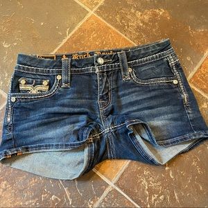 Woman’s rock revival shorts size 26